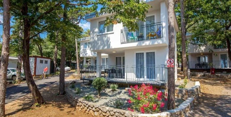 Holiday Homes Ostro Kraljevica  Svibanjska morska idila u srcu prirode Kraljevica Hrvatska  202 EUR  2x nocenje u dvoetaznoj kuci s dvije spavace sobe i sofom na razvlacenje  za do 5 osoba Boca pjenusca prilikom dolaska