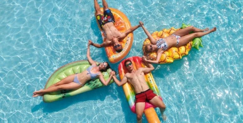 Aquapark Istralandia  Cjelodnevna ulaznica za odrasle  Lipanj i rujan Brtonigla Istra Hrvatska  35 EUR  1x cjelodnevna ulaznica za osobe iznad 120 cm Koristenje atrakcija i bazena vodenog parka Istralandia
