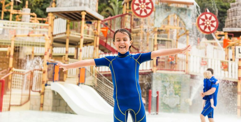 Za kraj skole na Tenerife Tenerife Spanjolska  1 699 EUR  5x nocenje u hotelu za 2 odrasle osobe i 1 dijete do 11 99 godina Dorucak