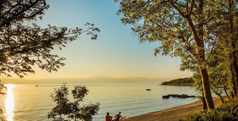 Veya Maradiso Hotel by Aminess  Ljeto za parove na Krku Njivice otok Krk Hrvatska  945 EUR  7x nocenje u Standard dvokrevetnoj sobi za 2 osobe Polupansion