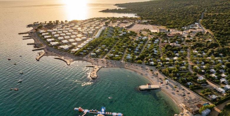 Terra Park Phalaris  Proljece u savrsenom kampu s polupansionom  Tamaris Holiday Home Novalja Pag Dalmacija Hrvatska  209 EUR  2x nocenje u Tamaris Holiday Home za 2 osobe 2 djece do 4 99 godina besplatno  Polupansion