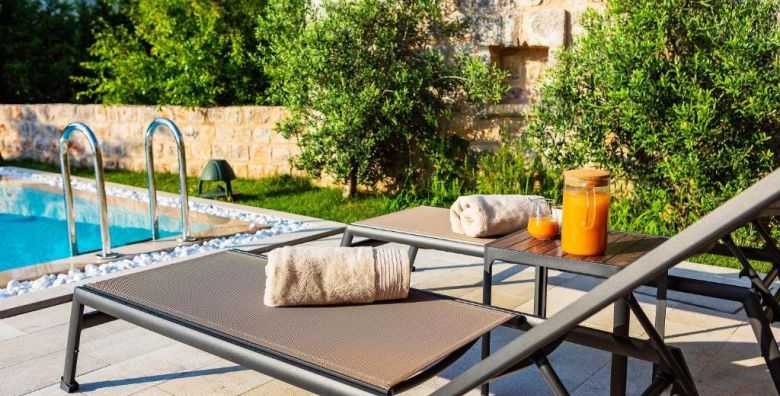 Boutique Hotel Ruzmarin SPA  Garden by Aycon  Ljeto udvoje Budva Crna Gora  1 029 EUR  5x nocenje u dvokrevetnoj Superior sobi za 2 osobe Dorucak