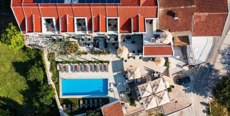 Boutique Hotel Ruzmarin SPA  Garden by Aycon  Ljeto udvoje Budva Crna Gora  1 155 EUR  5x nocenje u dvokrevetnoj Superior sobi za 2 osobe Dorucak