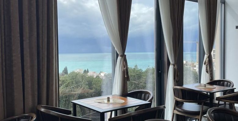 Hotel D iman  Svibanjski odmor uz more Dobre Vode Crna Gora  99 EUR  2x nocenje u dvokrevetnoj Superior sobi za 2 osobe 1 dijete do 15 godina i 1 dijete do 2 godine besplatno  Dorucak