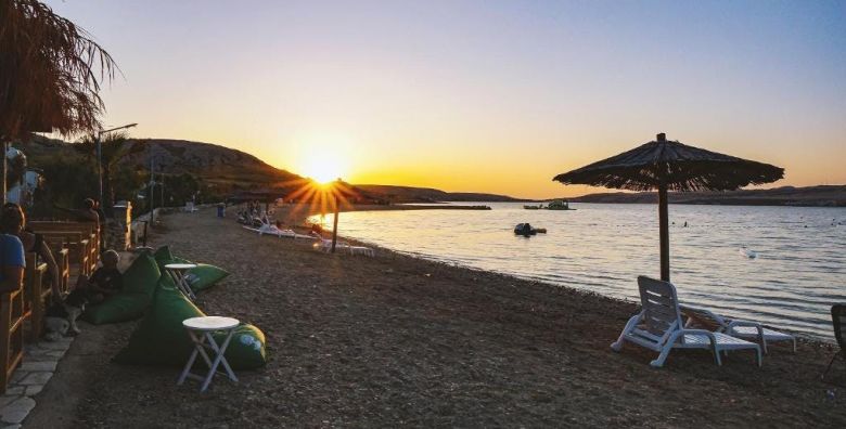 Terra Park SpiritoS  Proljece u savrsenom kampu s polupansionom  Sylva Holiday Home s bazenom Kolan Pag Dalmacija Hrvatska  229 EUR  2x nocenje u Sylva Holiday Home za 2 osobe 2 djece do 4 99 godina besplatno  Polupansion