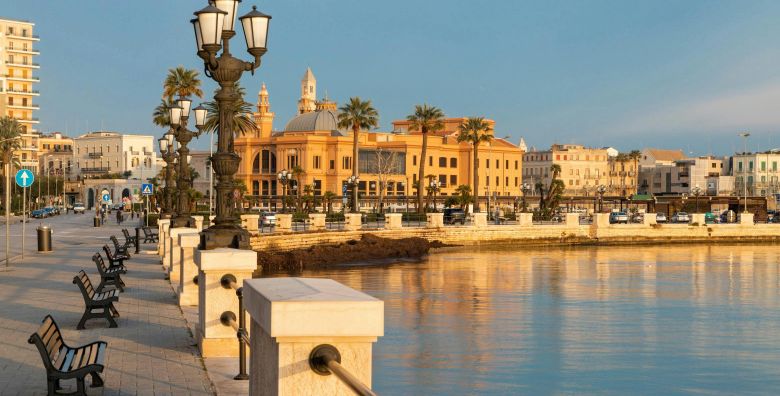 Ljetni odomor u Bariju Bari Italija  799 EUR  4x nocenje u apartmanu ili hotelu za 2 osobe Dorucak