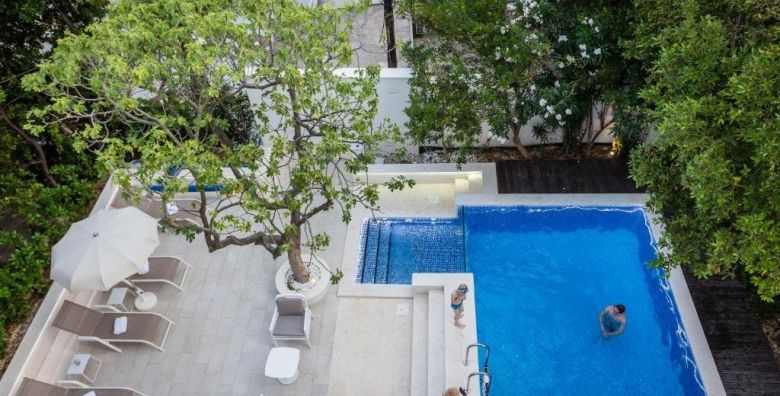 Villa Katarina  Proljetni odmor u jednosobnom apartmanu u Makarskoj Makarska Makarska Rivijera Dalmacija Hrvatska  125 EUR  2x nocenje u jednosobnom apartmanu s pogledom na bazen za 2 osobe 1 dijete do 11 99 godina besplatno  Koristenje vanjskog grijanog bazena i dvorista s lezaljkama i suncobranima