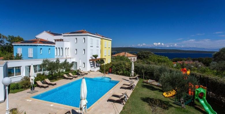 Hotel Manora  Odmor na Malom Losinju uz polupansion Nerezine Mali Losinj Hrvatska  569 EUR  3x nocenje u dvokrevetnoj Standard sobi za 2 osobe 1 dijete do 6 99 godina i 1 dijete do 2 99 godina besplatno  Polupansion