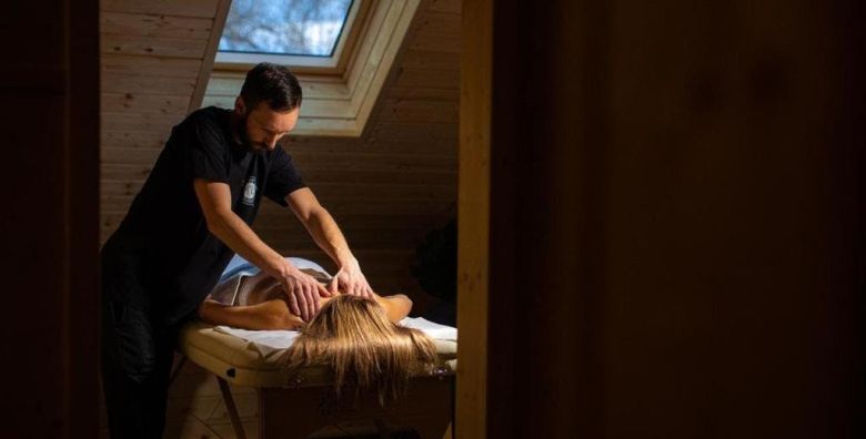 Kozjanski dvor  Romanticni wellness odmor s kupanjem u Termama Olimia i ukljucenom masazom za par Kozje Slovenija  299 EUR  2x nocenje u udobnoj sobi hotel Kozjanski dvor za 2 osobe Polupansion