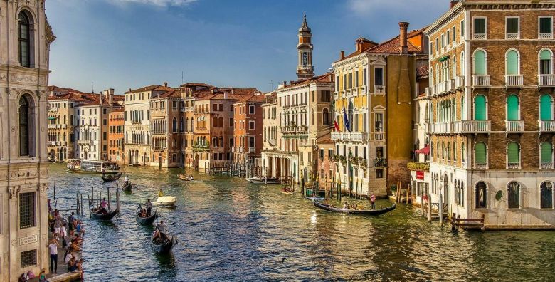 Katamaranom u Veneciju  Karta za djecu  Ljetni izlet Venecija Italija  43 50 EUR  Jednodnevni izlet u Veneciju katamaranom za 1 dijete od 3 do 12 godina Cijena karte