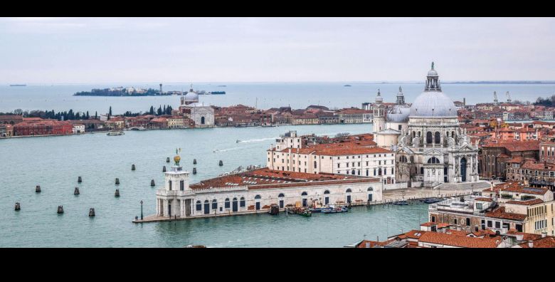 Katamaranom u Veneciju  Karta za djecu Venecija Italija  39 50 EUR  Jednodnevni izlet u Veneciju katamaranom za 1 dijete od 3 do 12 godina Cijena karte
