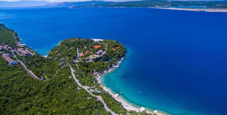 Holiday resort Kacjak  Ljeto za parove  Posebna akcija Kacjak Hrvatska  635 EUR  7x nocenje u Standard dvokrevetnoj sobi s balkonom na morskoj strani za 2 osobe Polupansion