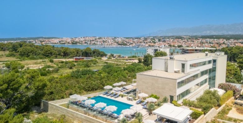 Joel Hotel  Luksuzno opustanje u Novalji Novalja Pag Hrvatska  240 EUR  2x nocenje u jednosobnom apartmanu s balkonom i pogledom na more za 2 osobe 1 dijete do 6 99 godina besplatno  Bogat buffet dorucak