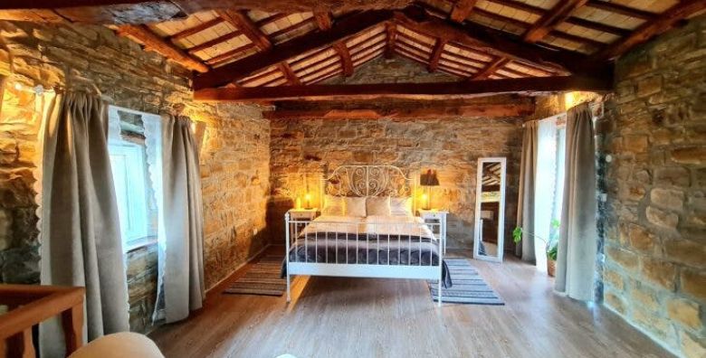 Casa Villanova Romance  Odmor u autohtonoj kamenoj kuci s vanjskim jacuzzijem Secovlje Slovenija  230 EUR  3x nocenje u tipicnoj istarskoj kucici Casa Villanova Romance za 2 osobe Neograniceno koristenje vanjskog wellnessa jacuzzi 