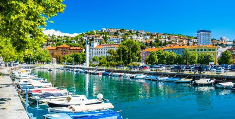 Grand Hotel Bonavia Rijeka  Ljeto u Rijeci  Standard soba Rijeka Hrvatska  272 EUR  2x nocenje u dvokrevetnoj Standard sobi za 2 osobe Dorucak