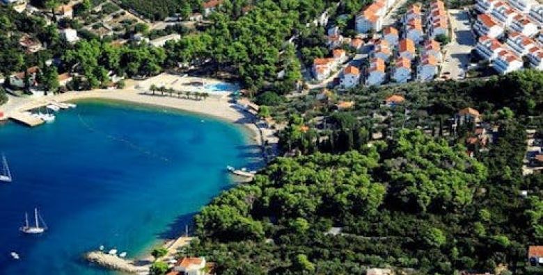 Apartmani Solta  Kraj ljeta na Solti Necujam otok Solta Dalmacija Hrvatska  299 €