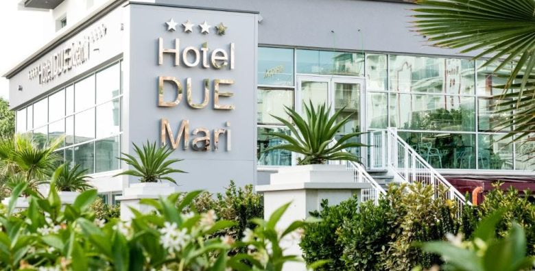 Hotel Due Mari Miramare Rimini Italija  369 EUR  3x nocenje u dvokrevetnoj Superior sobi s balkonom za 2 osobe 1 dijete do 12 99 godina besplatno  Polupansion