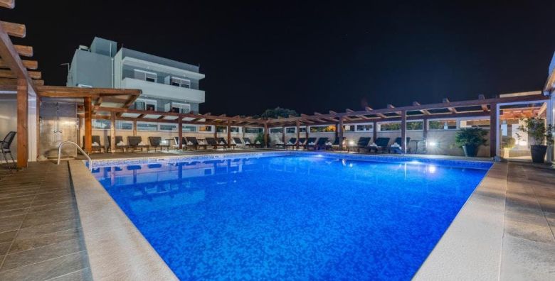Aparthotel Plat  Proljetni odmor u Dalmaciji Kozino Dalmacija Hrvatska  198 EUR  2x nocenje u Deluxe dvokrevetnoj sobi za 2 osobe Dorucak