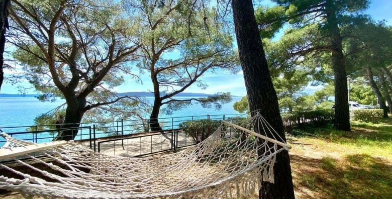 Family Resort Urania  Svibanjski odmor na makarskoj rivijeri Baska Voda Makarska rivijera Dalmacija Hrvatska  195 EUR  2x nocenje u dvokrevetnoj sobi za 2 osobe 1 dijete do 6 99 godina i 2 dijete do 3 99 godina besplatno  Polupansion