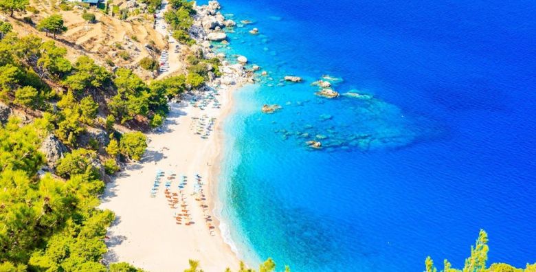 Ljetni odmor na Karpatosu Karpatos Grcka  2 099 EUR  7x nocenje u hotelu za 2 odrasle osobe 2x povratna avio karta Ljubljana  Karpatos  Ljubljana
