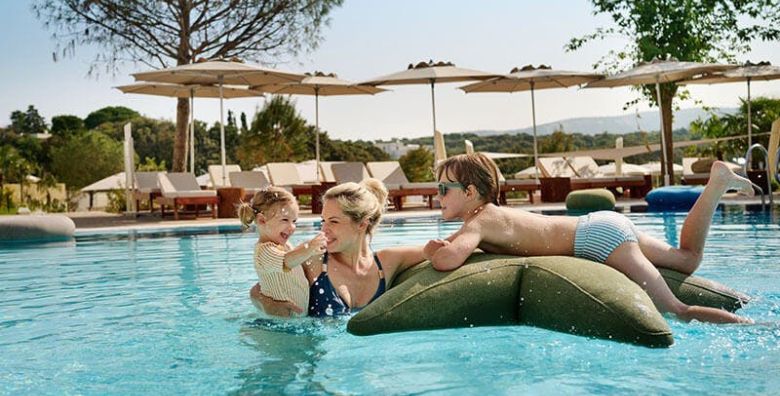 Arba Resort Valamar Collection  All inclusive odmor za velike obitelji na Rabu Rab Hrvatska  1 041 EUR  2x nocenje u  sobi 4 2  za 4 osobe 2 djece do 13 99 godina besplatno  All inclusive