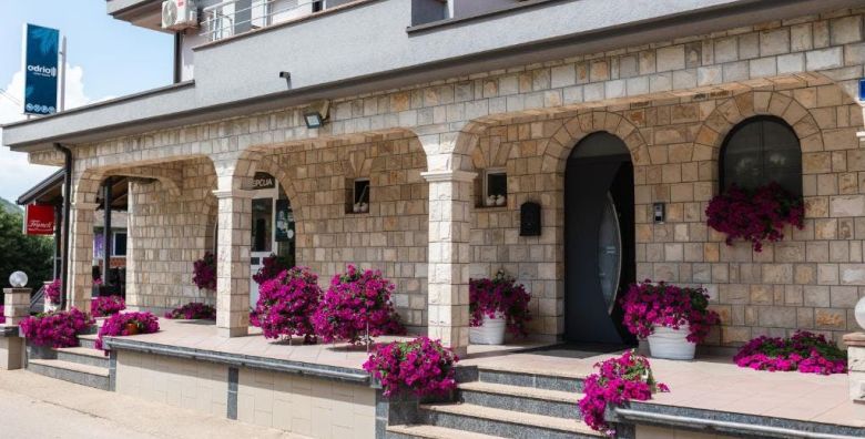 Adria Centar Kocusa  Odmor za dvoje na prekrasnoj reci Trebizat Ljubuski Bosna i Hercegovina  342 50 EUR  4x nocenje u dvokrevetnoj sobi za 2 osobe Dorucak