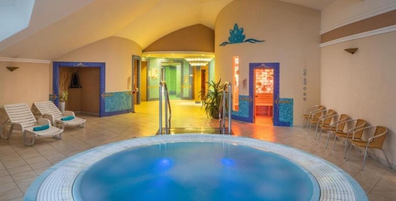 Kristály Hotel Keszthely  Ljetni wellness odmor Keszthely Madjarska  417 EUR  2x nocenje u Deluxe sobi za 2 osobe Polupansion