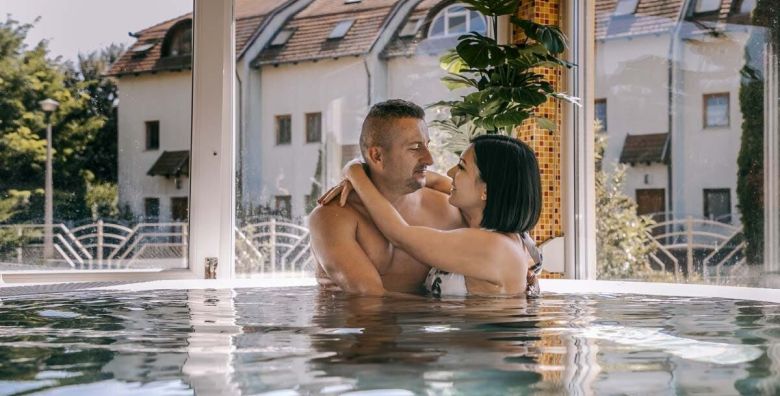 AquaTherm Hotel  Odmor u Zalakarosu Zalakaros Madjarska  212 EUR  2x nocenje u Standard dvokrevetnoj sobi za 2 osobe Buffet dorucak