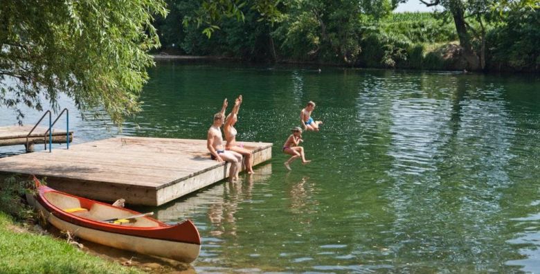 Camping Bela krajina  Obiteljski odmor uz Kupu Podzemelj Gradac Slovenija  340 EUR  3x nocenje u mobilnoj kucici za 3 osobe Neograniceno koristenje Kolpacabana fun parka