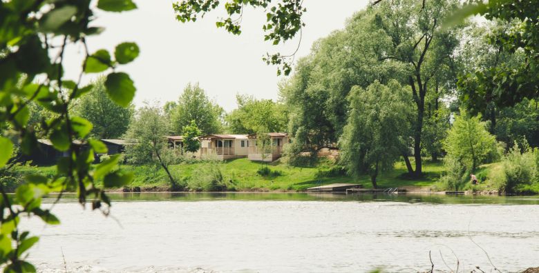 Camping Bela krajina  Obiteljski odmor uz Kupu Podzemelj Gradac Slovenija  390 EUR  3x nocenje u mobilnoj kucici za 4 osobe Neograniceno koristenje Kolpacabana fun parka