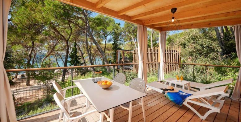 Pine Beach Pakostane  All inclusive light odmor  Premium mobilna kucica Pakostane Dalmacija Hrvatska  599 EUR  2x nocenje u Premium dvosobnoj mobilnoj kucici s pogledom na more za 3 osobe 1 dijete do 3 99 godina besplatno  All inclusive light