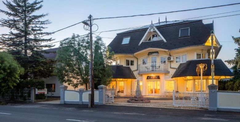 Admiral Family Resort  Odmor na Blatnom jezeru Keszthely Madjarska  296 EUR  3x nocenje u Superior sobi za 2 osobe Dorucak