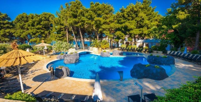 Matilde Beach Resort  Obiteljski proljetni odmor u Vodicama Vodice Dalmacija Hrvatska  487 EUR  3x nocenje u Junior apartmanu pogled park za 2 osobe  2 djece do 13 99 godina besplatno  Dorucak