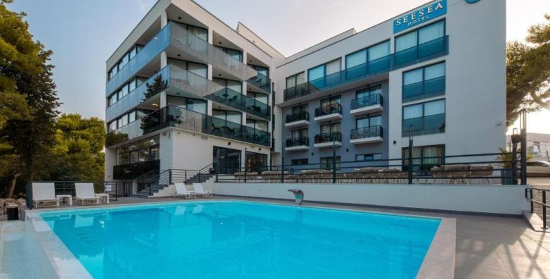SeeSea Hotel  Obiteljski pozdrav ljetu u Vodicama Vodice Dalmacija Hrvatska  294 EUR  2x nocenje u dvokrevetnoj sobi pogled park za 2 osobe 1 dijete do 2 99 godina i 1 dijete do 12 99 godina besplatno  Polupansion