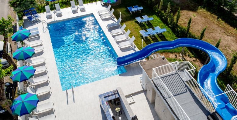 Hotel Cosmopol Cesenatico  Odmor u Italiji Cesenatico Italija  1 750 EUR  7x nocenje u cetverokrevetnoj sobi s balkonom za 2 osobe  2 djece do 14 godina besplatno  All inclusive