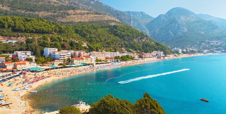 Konoba Akustik Sutomore  Lux Vila Akustik  Ljetni odmor Sutomore Crna Gora  588 EUR  7x nocenje u dvokrevetnoj sobi u Vili Akustik za 2 osobe Puni pansion buffet dorucak rucak i vecera u Konobi Akustik