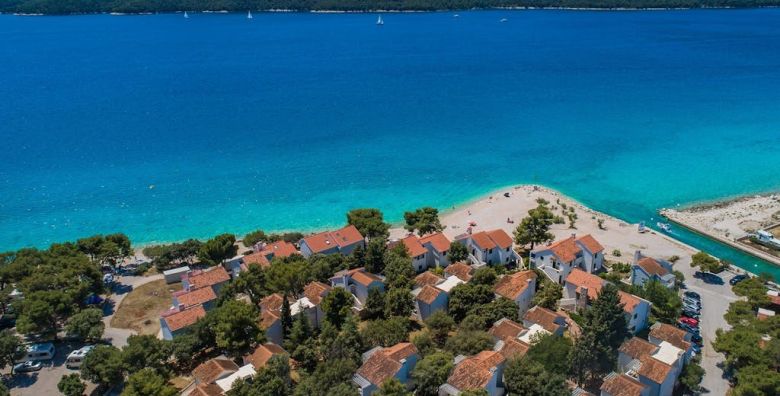 Amadria Park Camping Sibenik  Ljeto u Solarisu  Standard mobilna kucica Sibenik Dalmacija Hrvatska  1 200 EUR  5x nocenje u Standard mobilnoj kucici za do 6 osoba 4 odrasle osobe i 2 djece do 11 99 godina besplatno  Pice dobrodoslice prilikom prijave