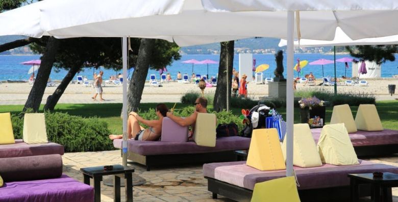 Ilirija Resort  Hotel Adriatic  Romanticno wellness opustanje uz more Biograd na Moru Dalmacija Hrvatska  175 EUR  1x nocenje u dvokrevetnoj Comfort sobi za 2 osobe 1 dijete do 7 godina besplatno  Polupansion