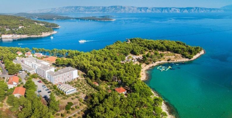 Hotel Hvar  All inclusive pocetak ljeta na Hvaru Jelsa otok Hvar Dalmacija Hrvatska  462 EUR  3x nocenje u Comfort dvokrevetnoj sobi s pomocnim lezajem i balkonom morska strana  za 2 osobe 1 dijete do 11 99 godina i 2 dijete do 2 99 godina besplatno  All Inclusive