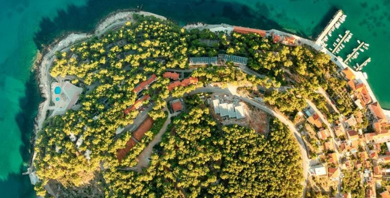 Fontanta Resort  Bayside Park  Last minute proljece na Hvaru Jelsa Hvar Dalmacija Hrvatska  150 EUR  2x nocenje u studio Deluxe apartmanu za 2 osobe dijete do 11 99 godina besplatno  Paket dobrodoslice