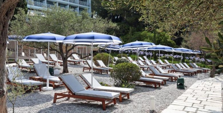 Bluesun Hotel Marina  Obiteljski pozdrav ljetu u Brelima Brela Makarska Dalmacija Hrvatska  660 EUR  3x nocenje u Superior dvokrevetnoj sobi s balkonom morska strana  za 2 osobe 1 dijete do 13 99 godina i 1 dijete do 2 99 godina besplatno  Polupansion