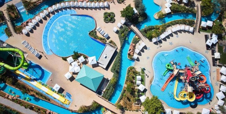 Amadria Park Kids Hotel Andrija  Last minute bogati paket zabave s ukljucenim ulazom u Aquapark Sibenik Dalmacija Hrvatska  645 EUR  2x nocenje u obiteljskoj sobi pogled dvoriste park s balkonom za 2 osobe 2 djece do 11 99 godina besplatno  Polupansion