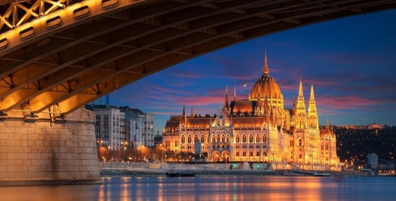 Allora Hotel Budapest  City break u Budimpesti Budimpesta Madjarska  308 EUR  3x nocenje u Standard dvokrevetnoj sobi za 2 osobe Buffet dorucak