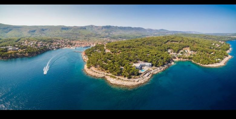 Fontana Resort  Pocetak ljeta na Hvaru Jelsa otok Hvar Dalmacija Hrvatska  735 EUR  7x nocenje u Maestral dvokrevetnoj Classic sobi s klimom balkonom ili terasom okrenute prema moru za 2 osobe Polupansion