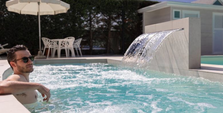 Hotel Capitol  All inclusive odmor na obali Riminija San Mauro A Mare Italija  498 EUR  3x nocenje u dvokrevetnoj sobi s balkonom za 2 osobe All inclusive u hotelskom restoranu