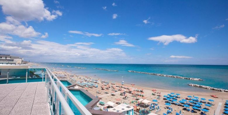 Hotel Levante  All inclusive light ljeto u Bellaria Igea Marina Bellaria Igea Marina Italija  1 020 EUR  5x nocenje u dvokrevetnoj sobi s balkonom za 2 osobe All inclusive light u hotelskom restoranu