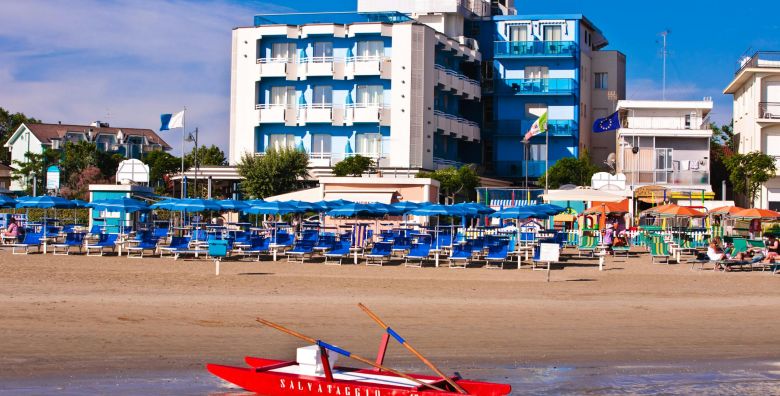 Hotel Levante  All inclusive light kraj ljeta tik uz plazu Bellaria Igea Marina Italija  1 070 EUR  5x nocenje u dvokrevetnoj sobi s balkonom za 2 osobe All inclusive light u hotelskom restoranu
