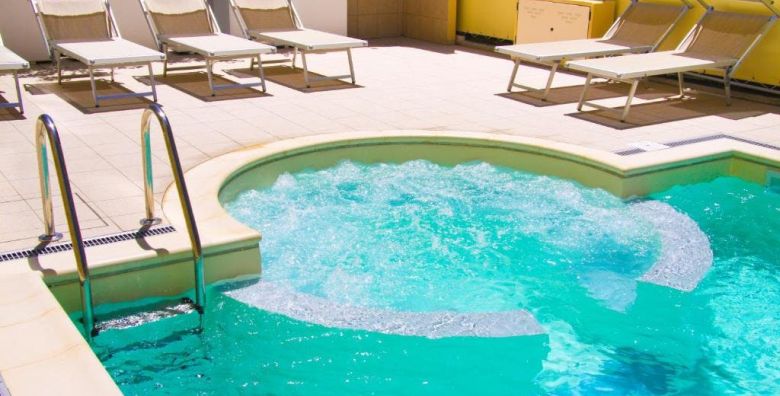 Hotel Diplomatic  All inclusive ljeto u Cesenaticu Cesenatico Italija  1 358 EUR  7x nocenje u dvokrevetnoj sobi s balkonom za 2 osobe All inclusive u hotelskom restoranu