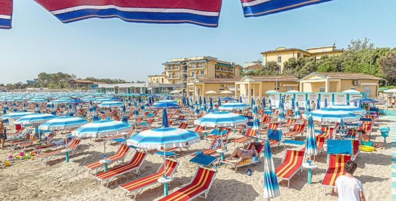 Hotel Royal Inn  Savrseno all inclusive light ljeto odmah pored plaze San Mauro A Mare Italija  810 EUR  5x nocenje u dvokrevetnoj sobi s balkonom ovisno o raspolozivosti za 2 osobe All inclusive light u hotelskom restoranu