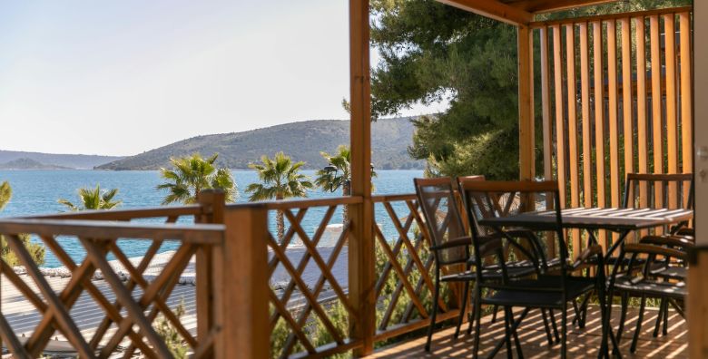 Amadria Park Camp Trogir  Pozdrav ljetu u predivnom Trogiru Seget Vranjica Trogir Hrvatska  420 EUR  2x nocenje u Superior mobilnoj kucici za do 6 osoba 4 odrasle osobe i 2 djece do 11 99 godina besplatno  Pice dobrodoslice prilikom prijave